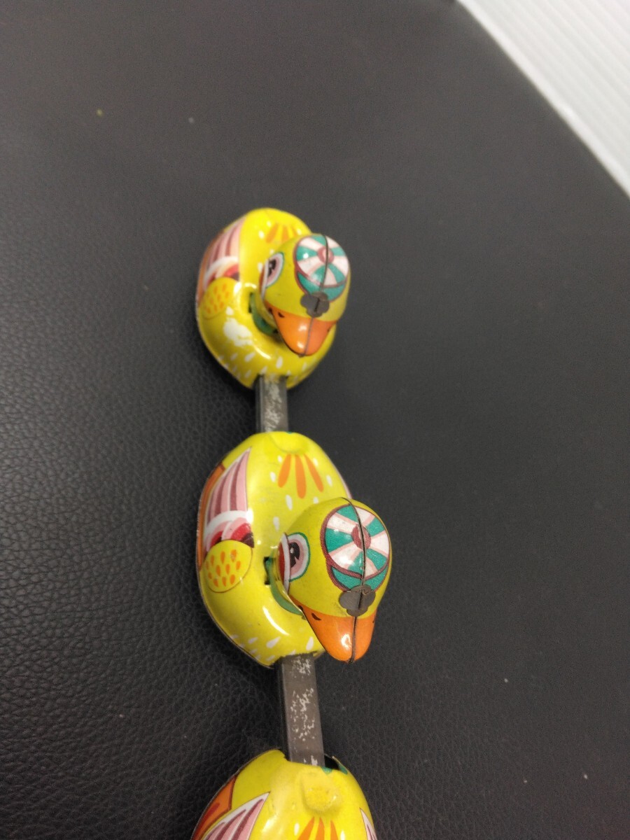 F подлинная вещь retro a Hill. родители . жестяная пластина zen мой DUCK FAMILY Vintage игрушка игрушка с дефектом 