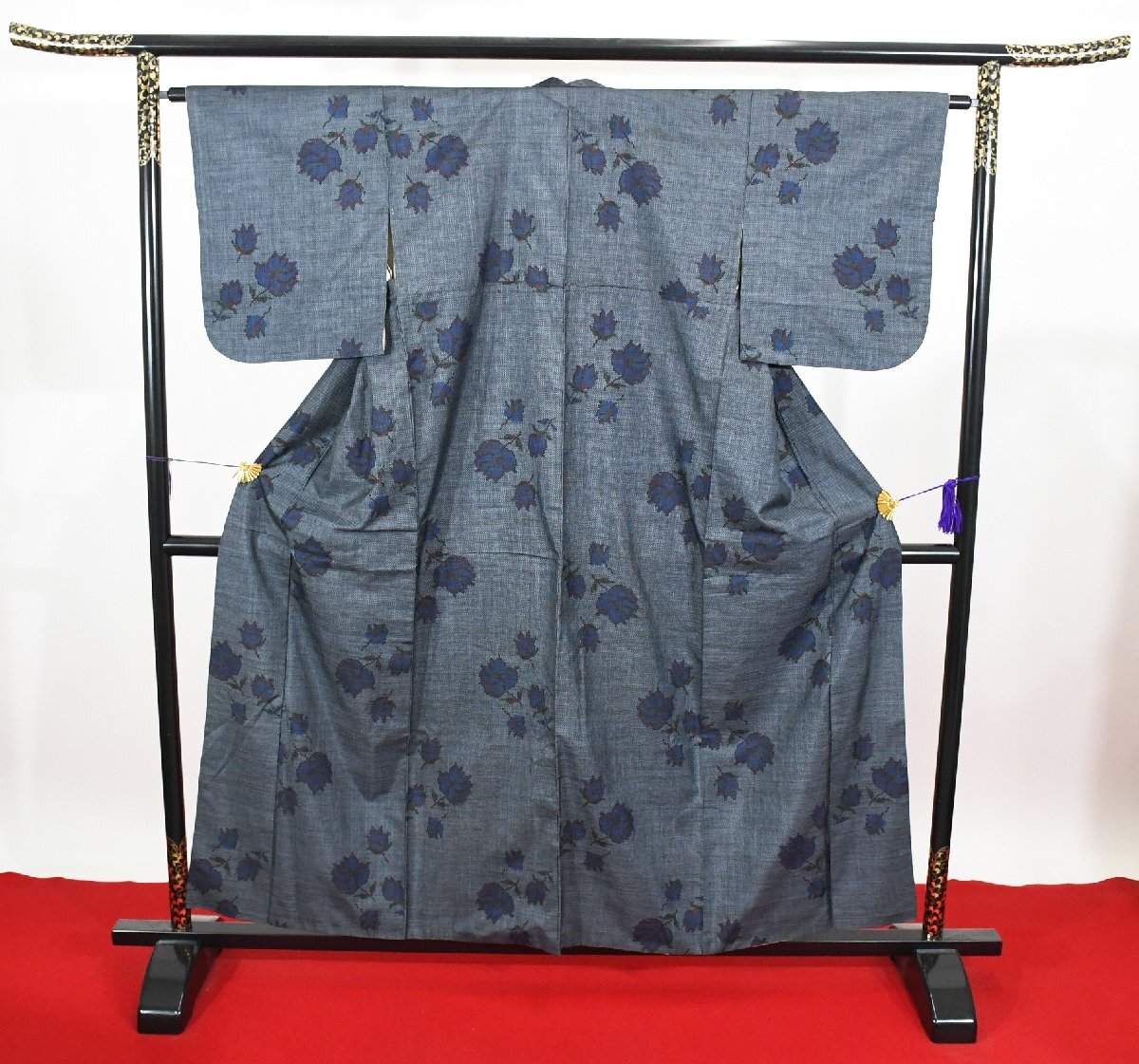 大島紬 本場奄美大島 正絹 つむぎ 蒼薔薇 夢がかなう 喝采 身丈149cm 裄丈63cm ★着物 pb-3877 桜庭呉服店_画像1