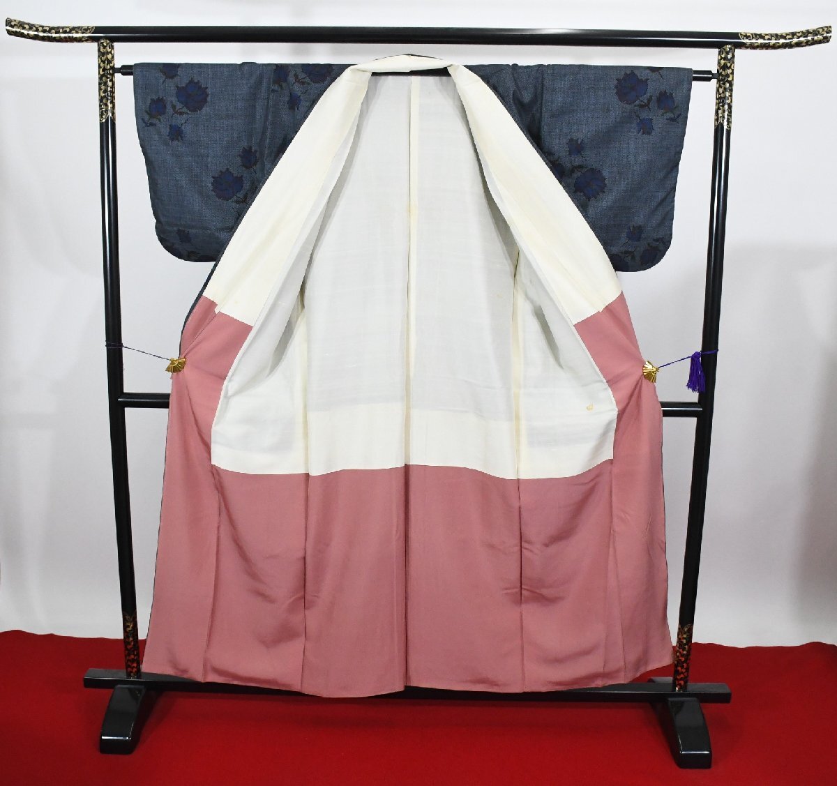 大島紬 本場奄美大島 正絹 つむぎ 蒼薔薇 夢がかなう 喝采 身丈149cm 裄丈63cm ★着物 pb-3877 桜庭呉服店_画像9