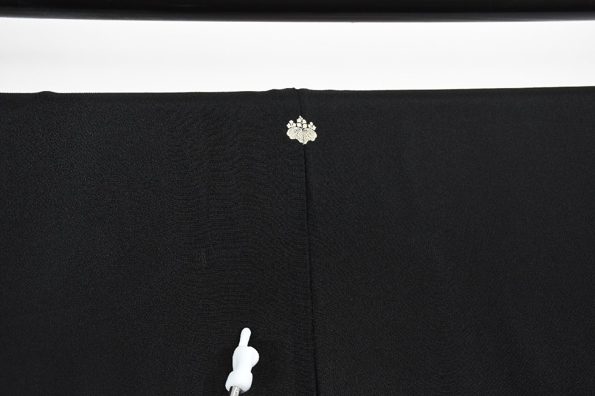 黒留袖 結婚式 鏡文 銀彩 縮緬 身丈１４９cm 裄丈６４．５cm ★着物 e-１４４８ 桜庭呉服店_画像4