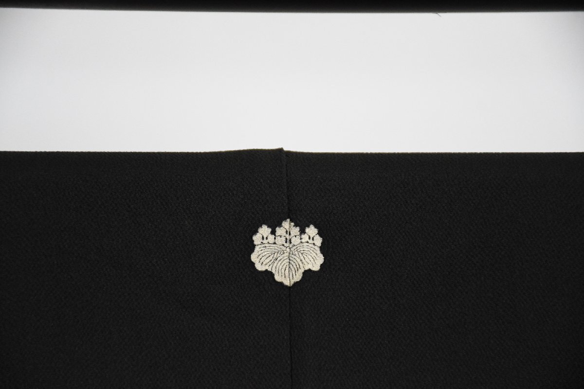 黒留袖 結婚式 アンティーク 松竹梅 ちりめん 身丈１５４cm 裄丈６４cm ★着物 e-１４９９ 桜庭呉服店_画像4