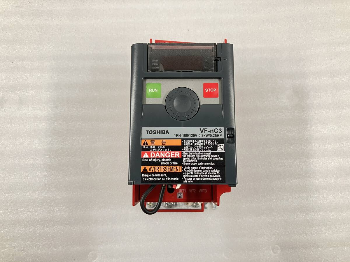 ●TOSHIBA インバーター VF-nC3 VFNC3S-1002P 中古品_画像1