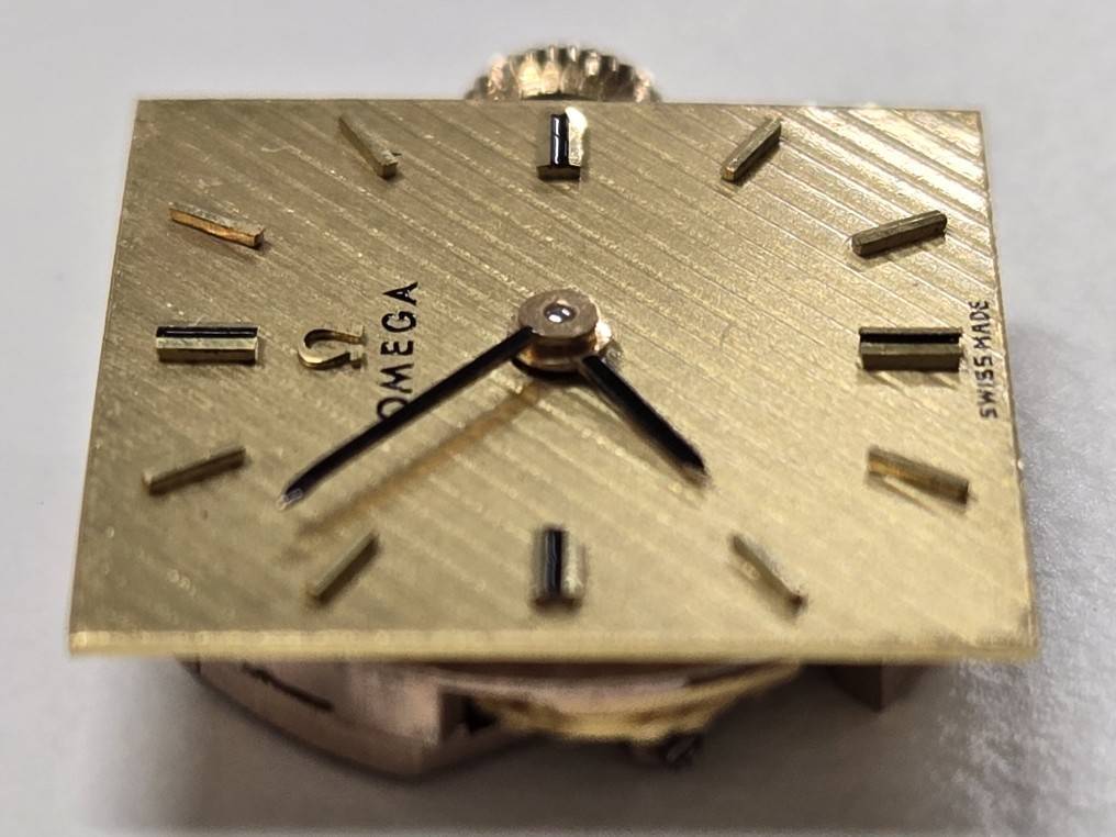 842 OMEGA オメガ cal.580 手巻き式 レディース 文字盤付き　ムーブ パーツ ムーブメント 可動 現状品_画像4