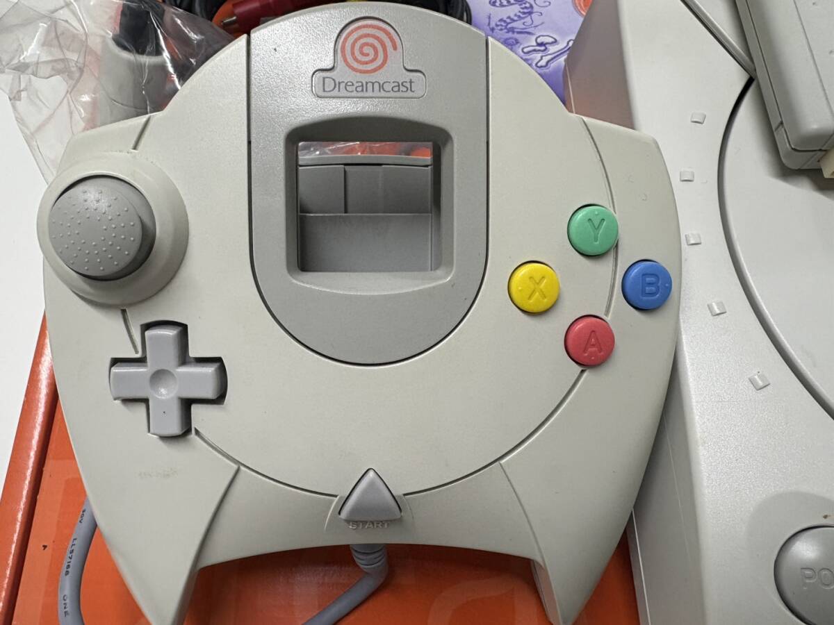 873 SEGA セガ ドリームキャスト HKT-3000 本体 ゲーム機 動作未確認 保管現状品_画像4