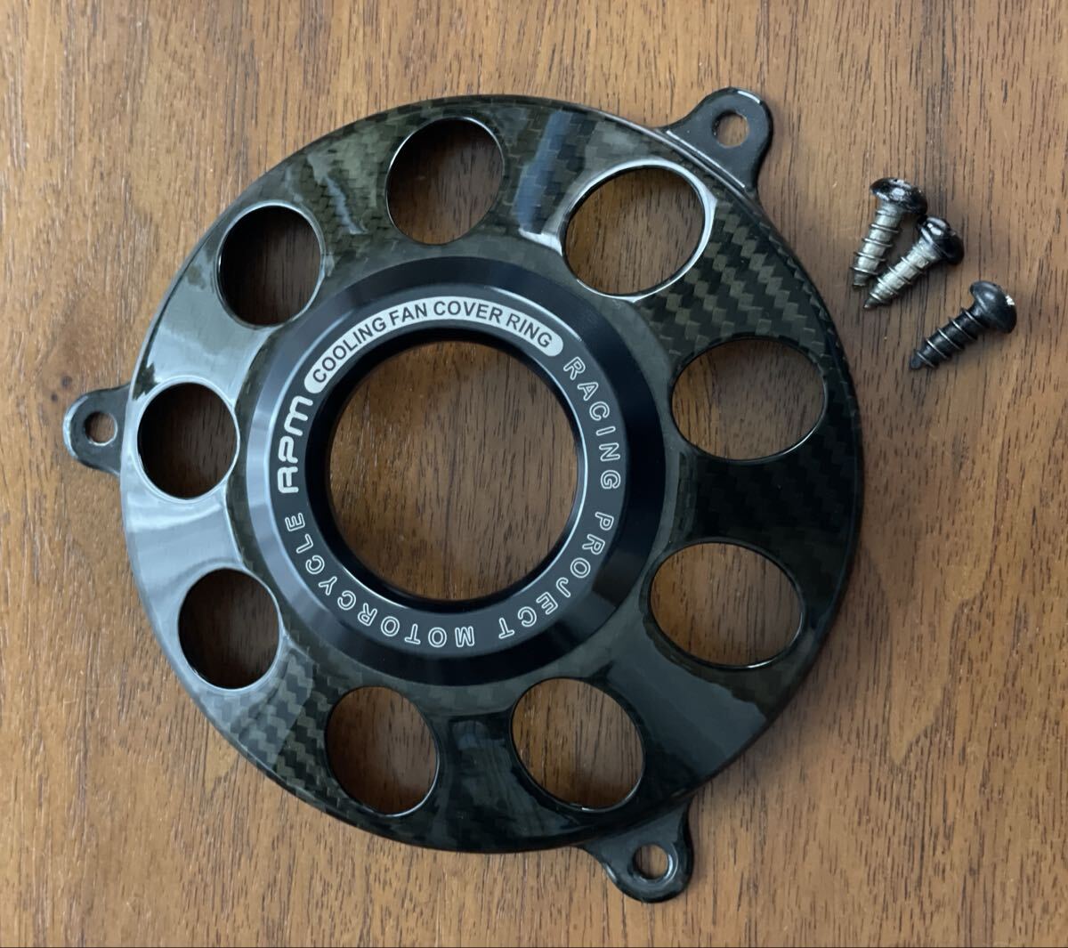 シグナスX RPM サークルカーボンファンカバーファンカバー ブラック 台湾製　ヤマハ発動機_画像1
