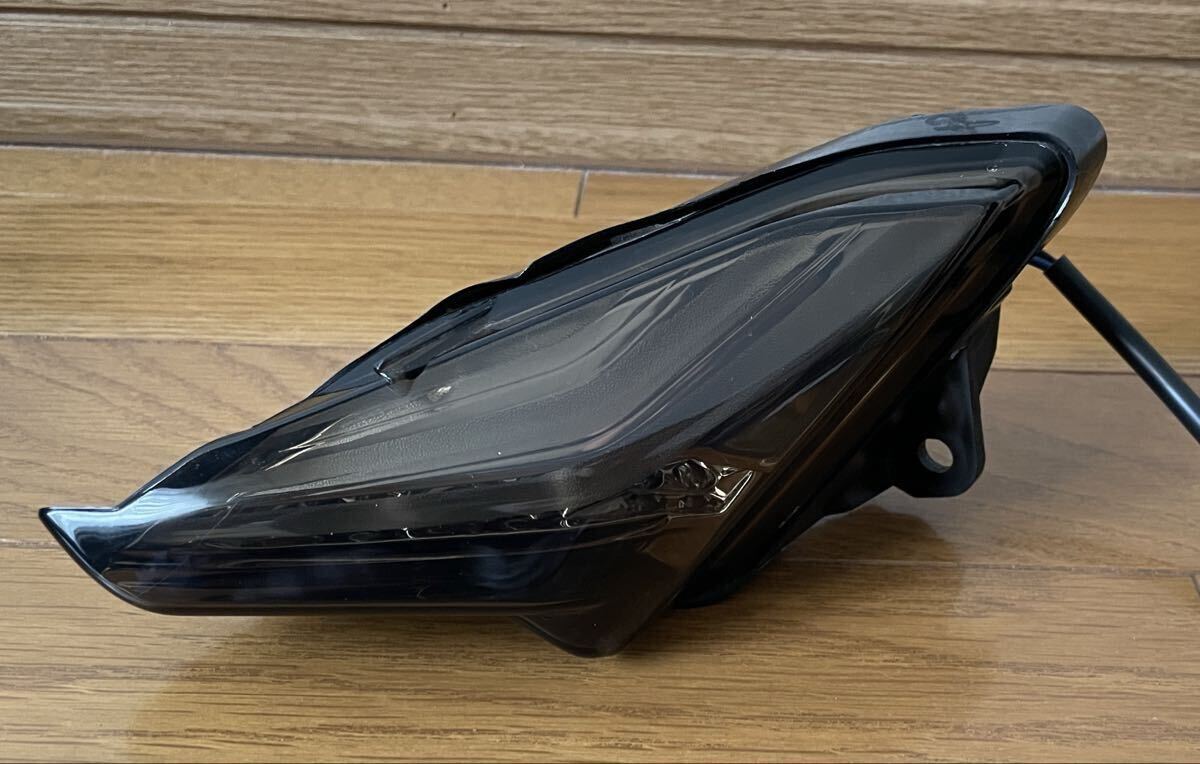 シグナスX 3型　SE44J ポジションライト　 スモーク　左右セット　LED ヤマハ　_画像3