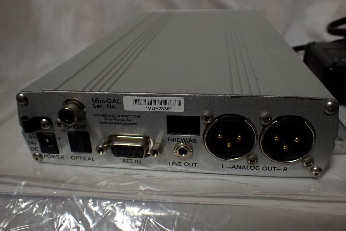 ブラックフライディ■２チャンネル２４ビット/１９２ＫＨＺ　APOGＥE社のＤ／ＡコンバターMini-DAC■美品１台動作品元箱付き。送料無料_画像4