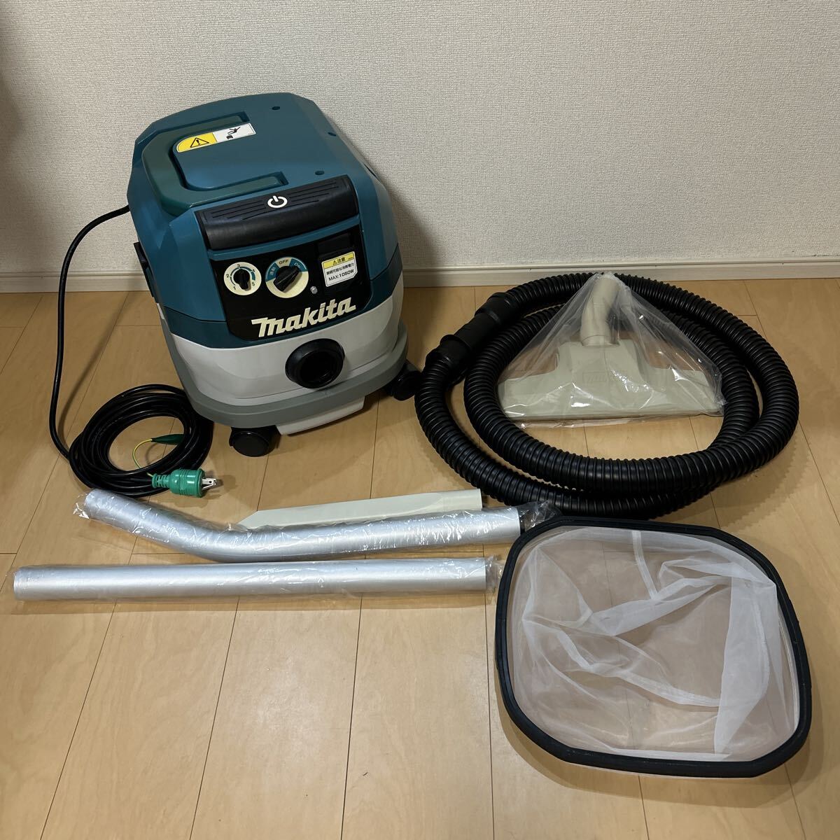 マキタ 集じん機 VC0820 乾湿両用 未使用ホースセット付　送料込み_画像1