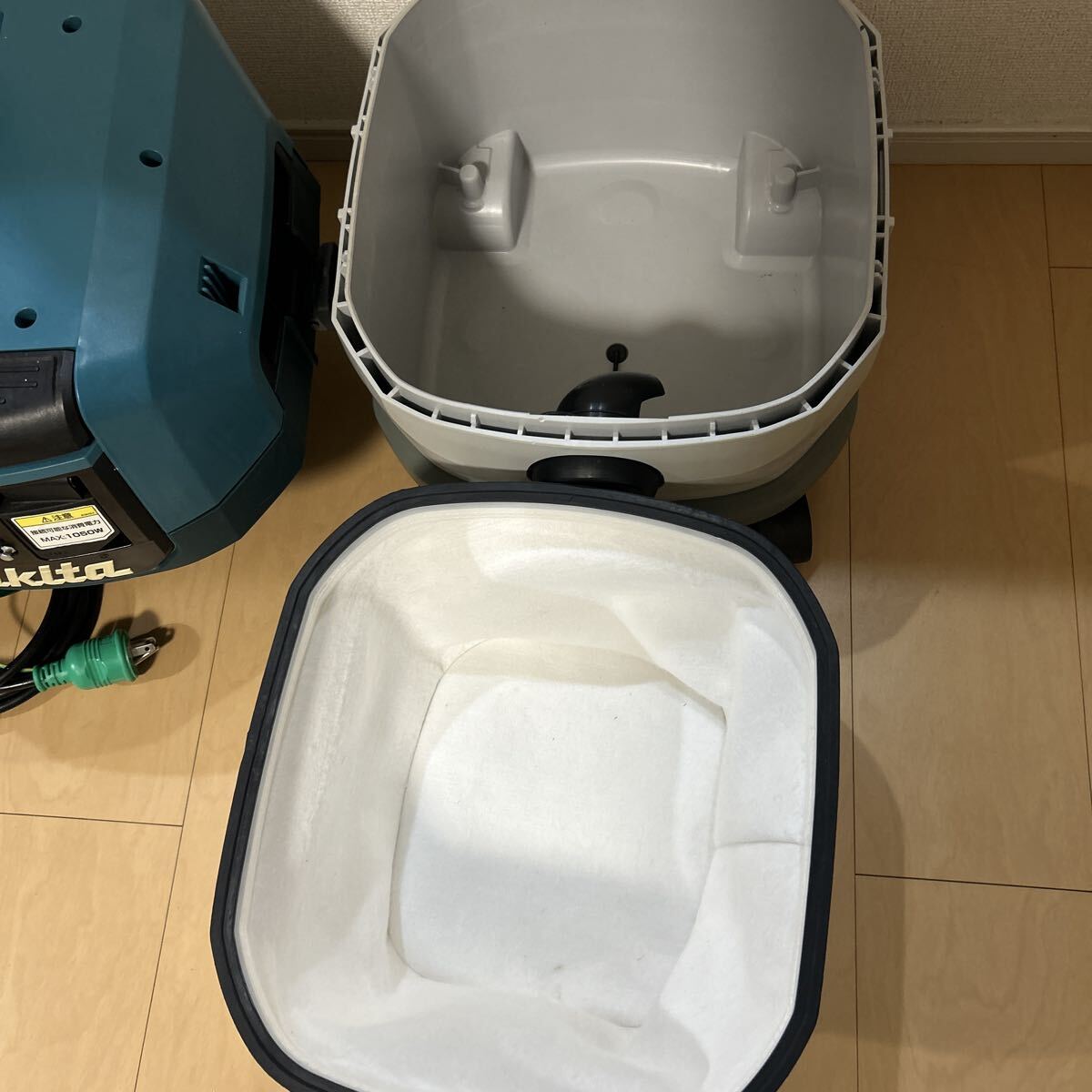 マキタ 集じん機 VC0820 乾湿両用 未使用ホースセット付　送料込み_画像3