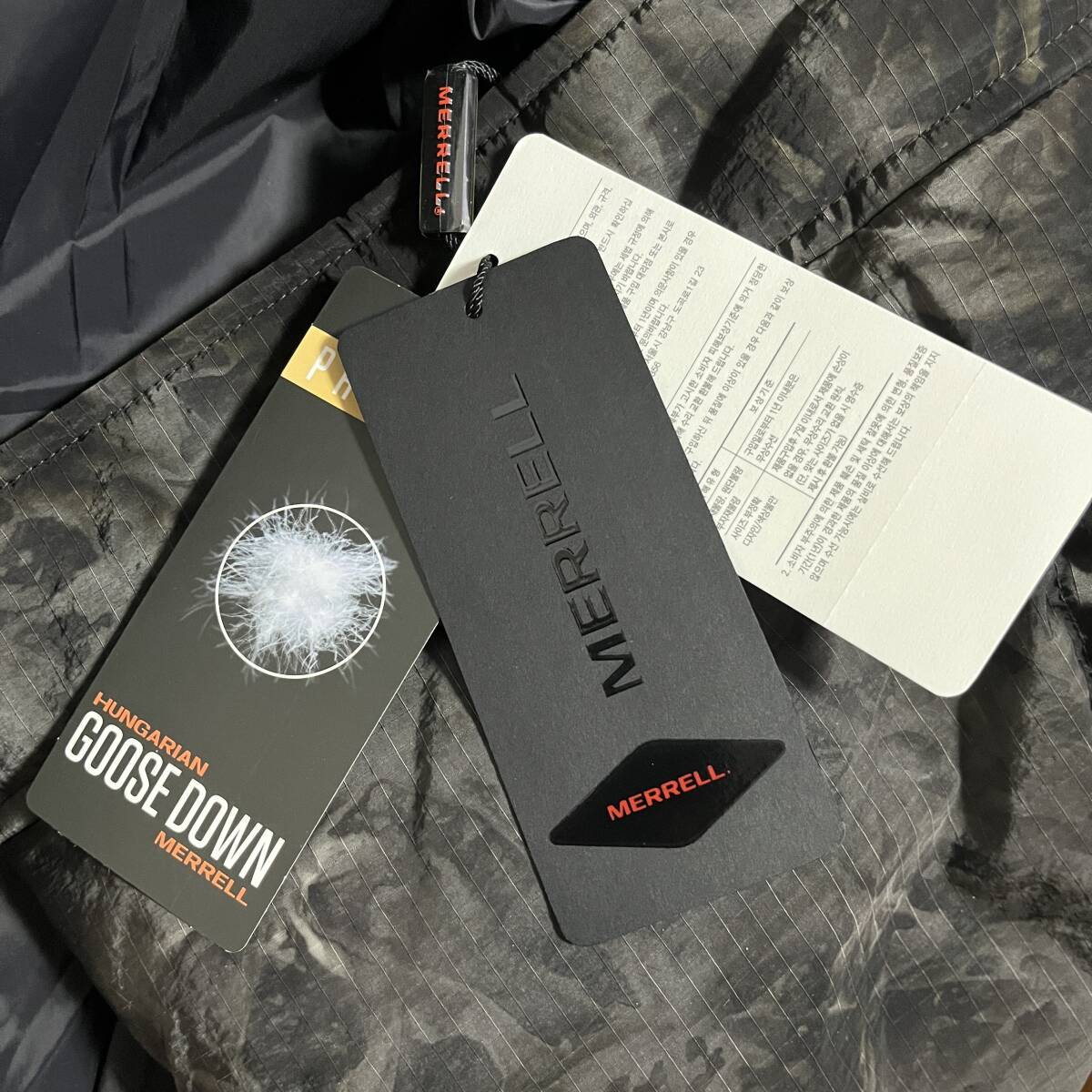 MERRELL (メレル) - ダウンコート Lサイズ キャンプ アウトドア 防寒 寒さ対策 ダウンジャケット 登山 寒冷地 山 (タグ付き新品未使用)_画像9