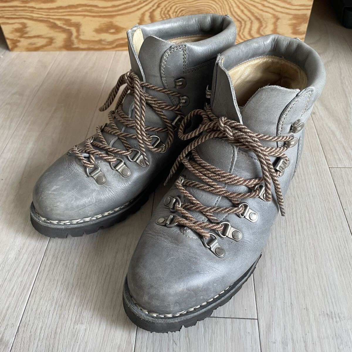 希少色　廃盤　美品　PARABOOT パラブーツ アヴォリアーズ グレー　ヌバック　6 25 マウンテンブーツ トレッキングブーツ　フランス製_画像1