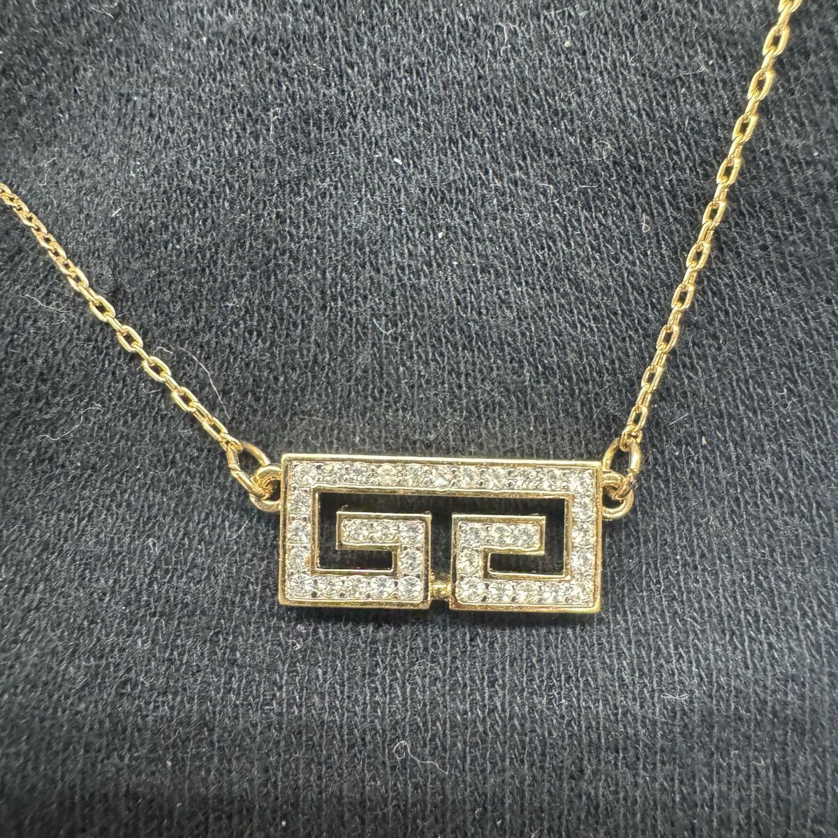 09rc GIVENCHY ジバンシー ネックレス アクセサリー ゴールドカラー ジバンシィ ロゴ ラインストーン Gロゴ ジバンシイ_画像1