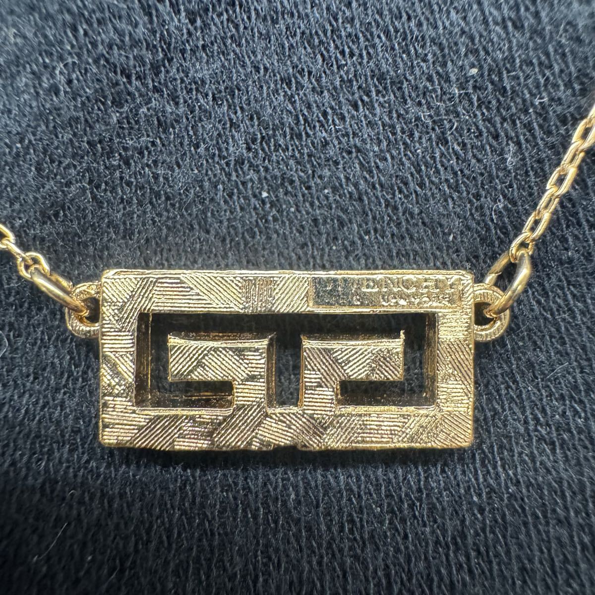 09rc GIVENCHY ジバンシー ネックレス アクセサリー ゴールドカラー ジバンシィ ロゴ ラインストーン Gロゴ ジバンシイ_画像2
