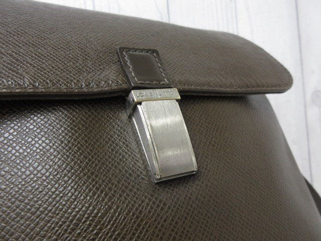  превосходный товар LOUIS VUITTON Louis Vuitton Taiga ya Ran ga Gris zli сумка на плечо сумка M30828 кожа чай мужской 92360