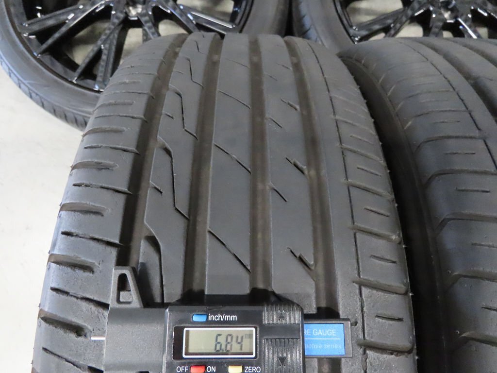 トヨタ GR 90ヴォクシー ノア 215/45ZR18 純正オプション 美品 ガリ傷無し 7J +40 PCD114.3 5穴 ZWR90 ブラックマイカ MS214-28028_画像2