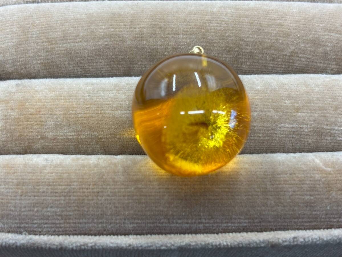 nz2201003/アクセサリー 琥珀 ペンダントトップ ヴィンテージ K18 刻印 コハク ネックレストップ 総重量5.5ｇ_画像2