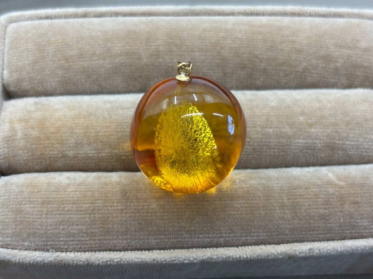 nz2201003/アクセサリー 琥珀 ペンダントトップ ヴィンテージ K18 刻印 コハク ネックレストップ 総重量5.5ｇ_画像1