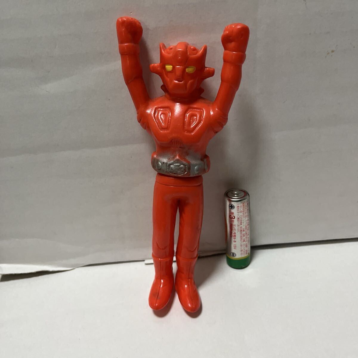 900〜 放映当時物 パチ 無版権ソフビ お腹が超長〜い飛行ポーズ マッハバロン ゾッキ 駄玩具 スーパーロボット 特撮ヒーロー 昭和レトロ_画像1