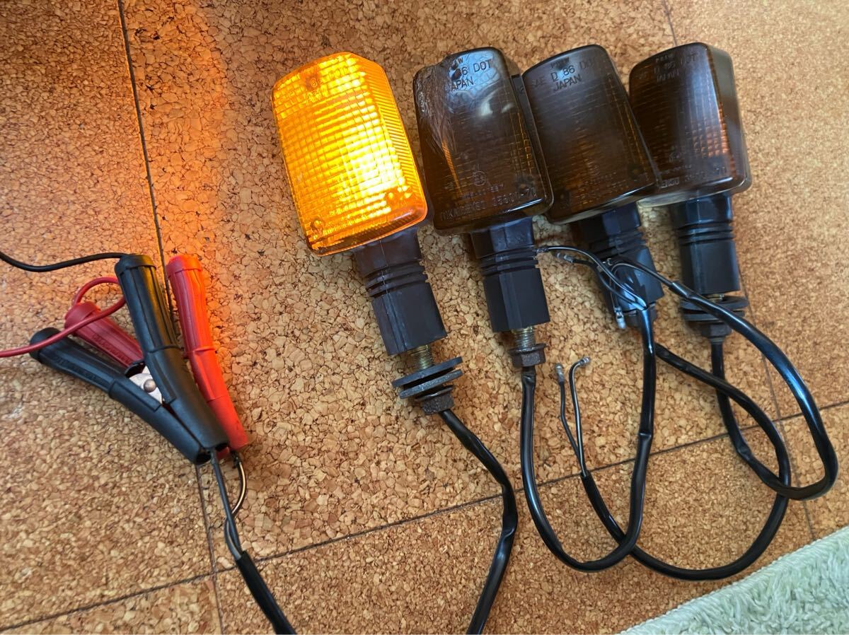  Wolf 250 передний и задний (до и после) указатель поворота ( б/у )& задний тормозные накладки ( новый товар )TV250L vj21a wolf250 для поиска rgv Gamma Suzuki 35601-38c01 35603-38c01