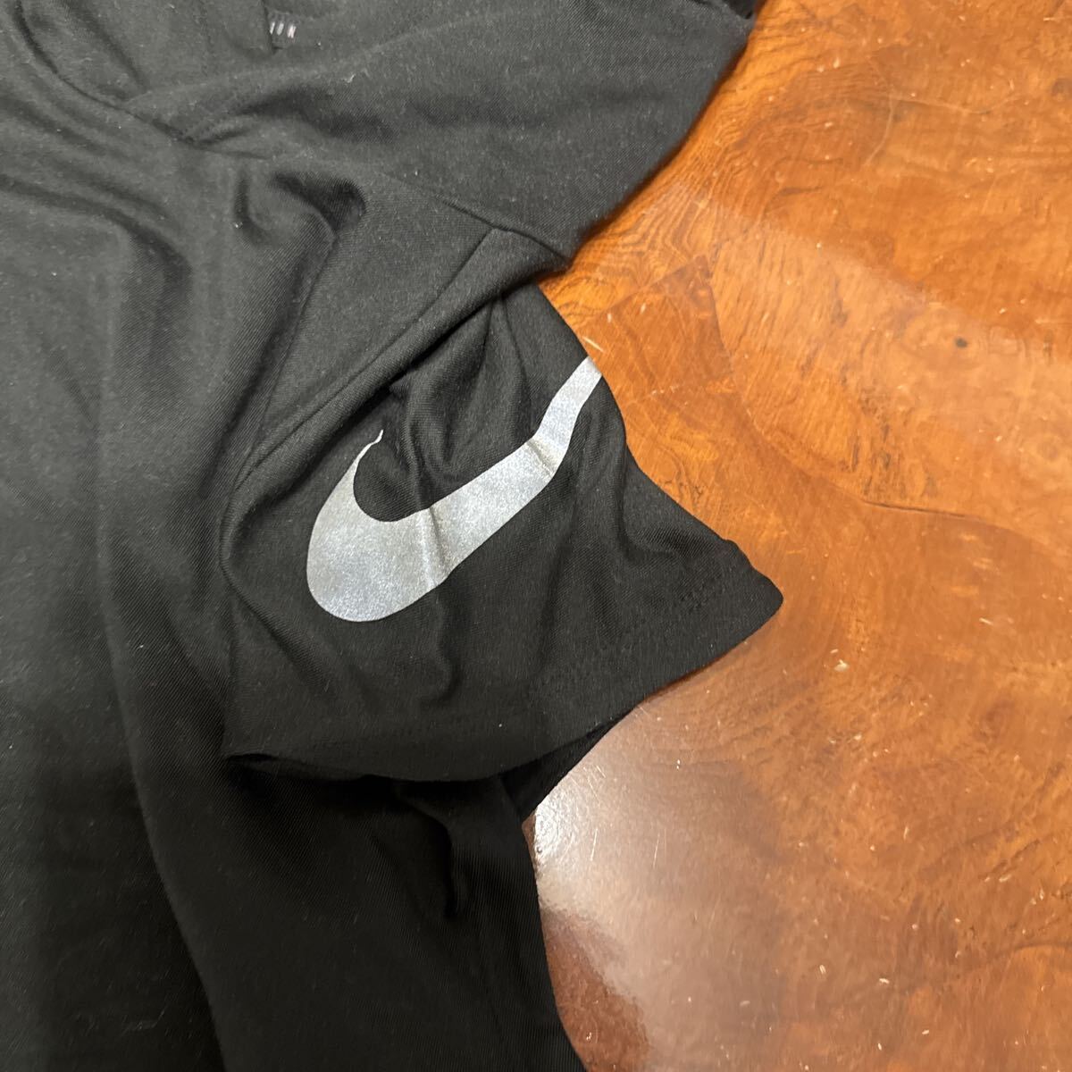 nike ランニング　フード　ノースリーブ　タンクトップ　ブラック　サイズm_画像2