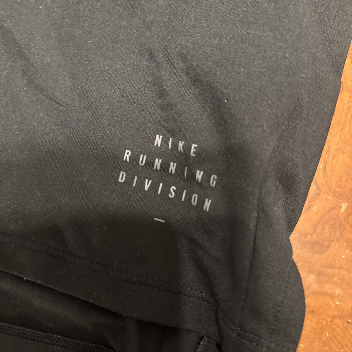 nike ランニング　フード　ノースリーブ　タンクトップ　ブラック　サイズm_画像3