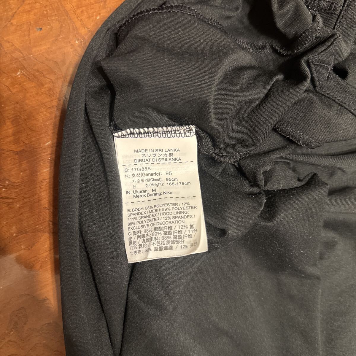 nike ランニング　フード　ノースリーブ　タンクトップ　ブラック　サイズm_画像5