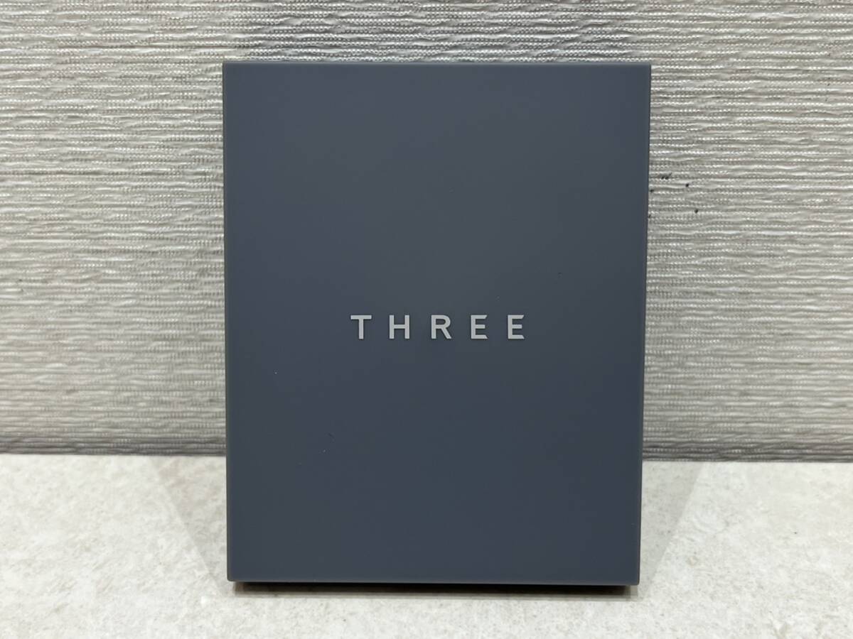 M10392 【未使用品】 THREE スリー シマリング グロー デュオ R 02 部分用フェイスカラー 5.2g コスメ スキンケア ハイライト チーク 元箱_画像7