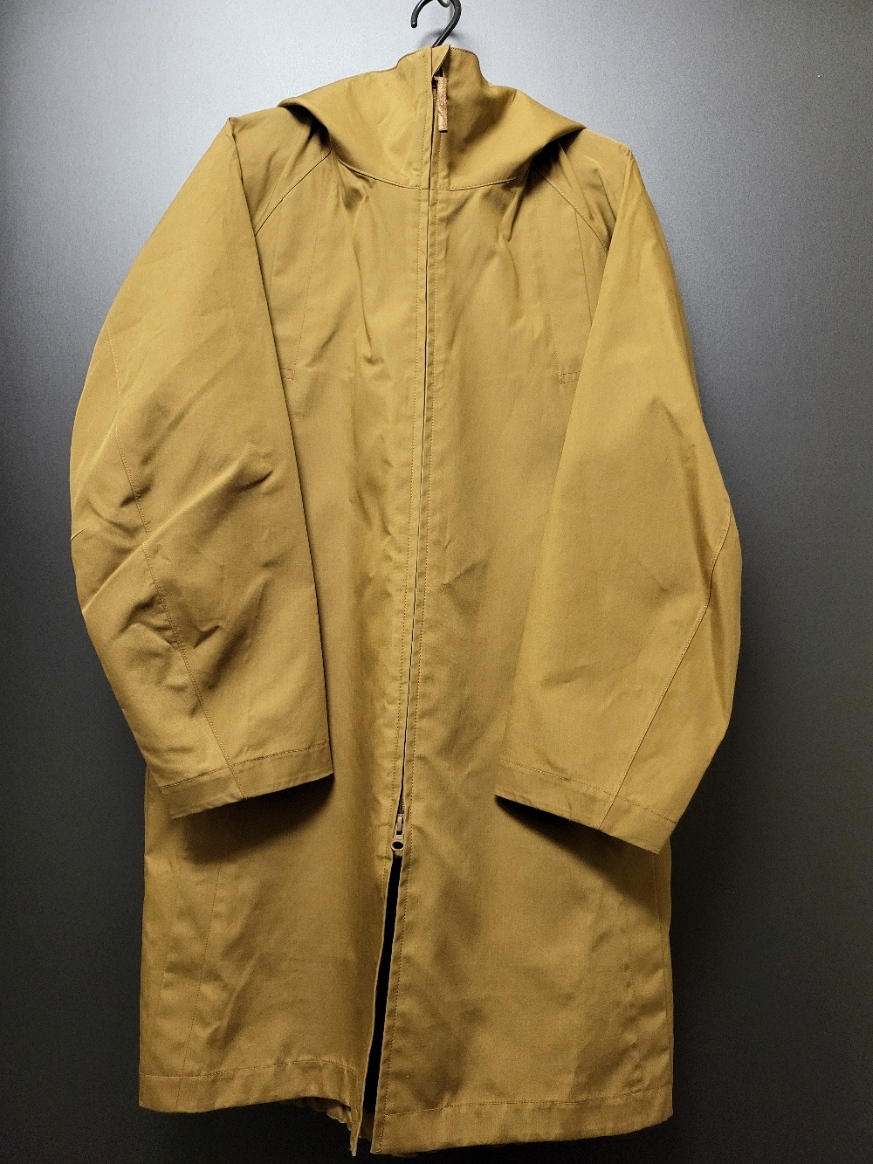 ユニクロ　UNIQLO　ブロックテックコート　　美品_画像1