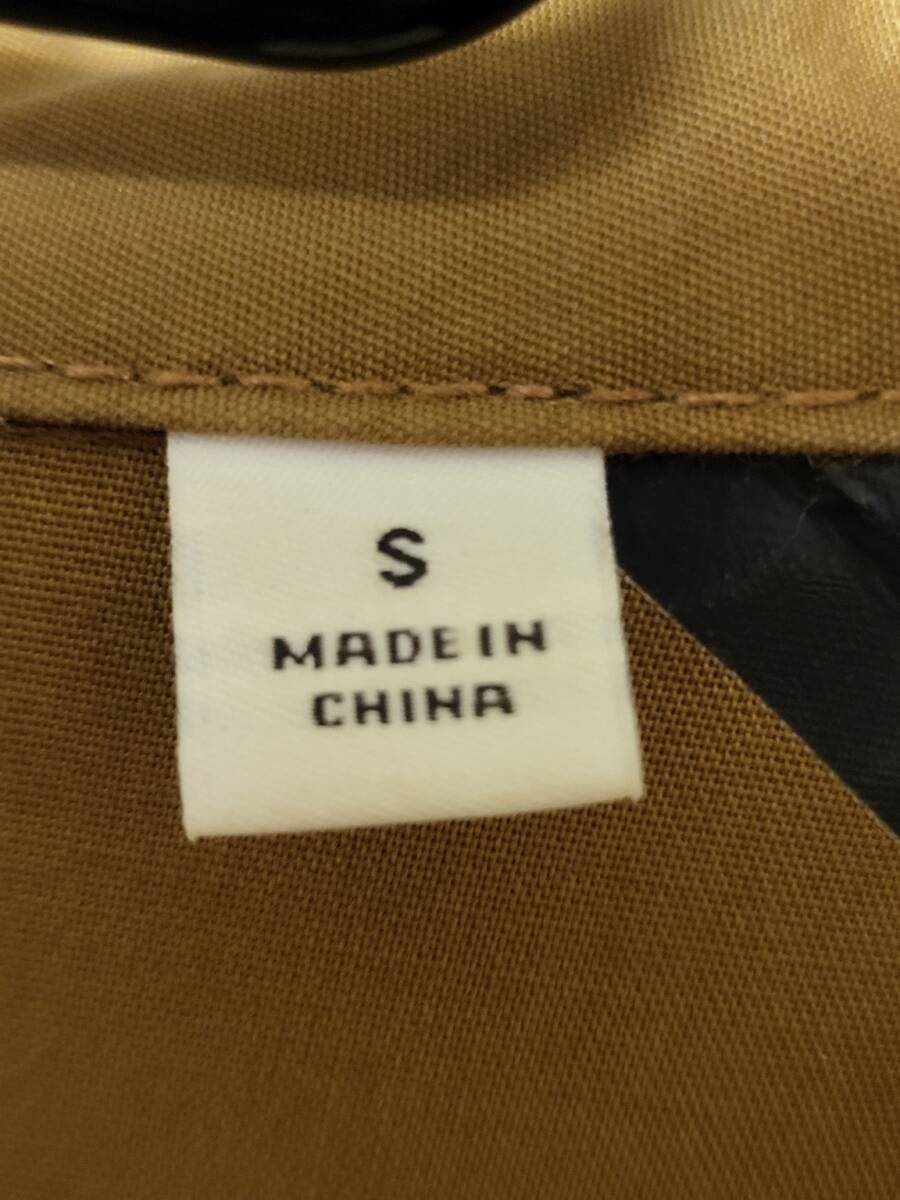 ユニクロ　UNIQLO　ブロックテックコート　　美品_画像5
