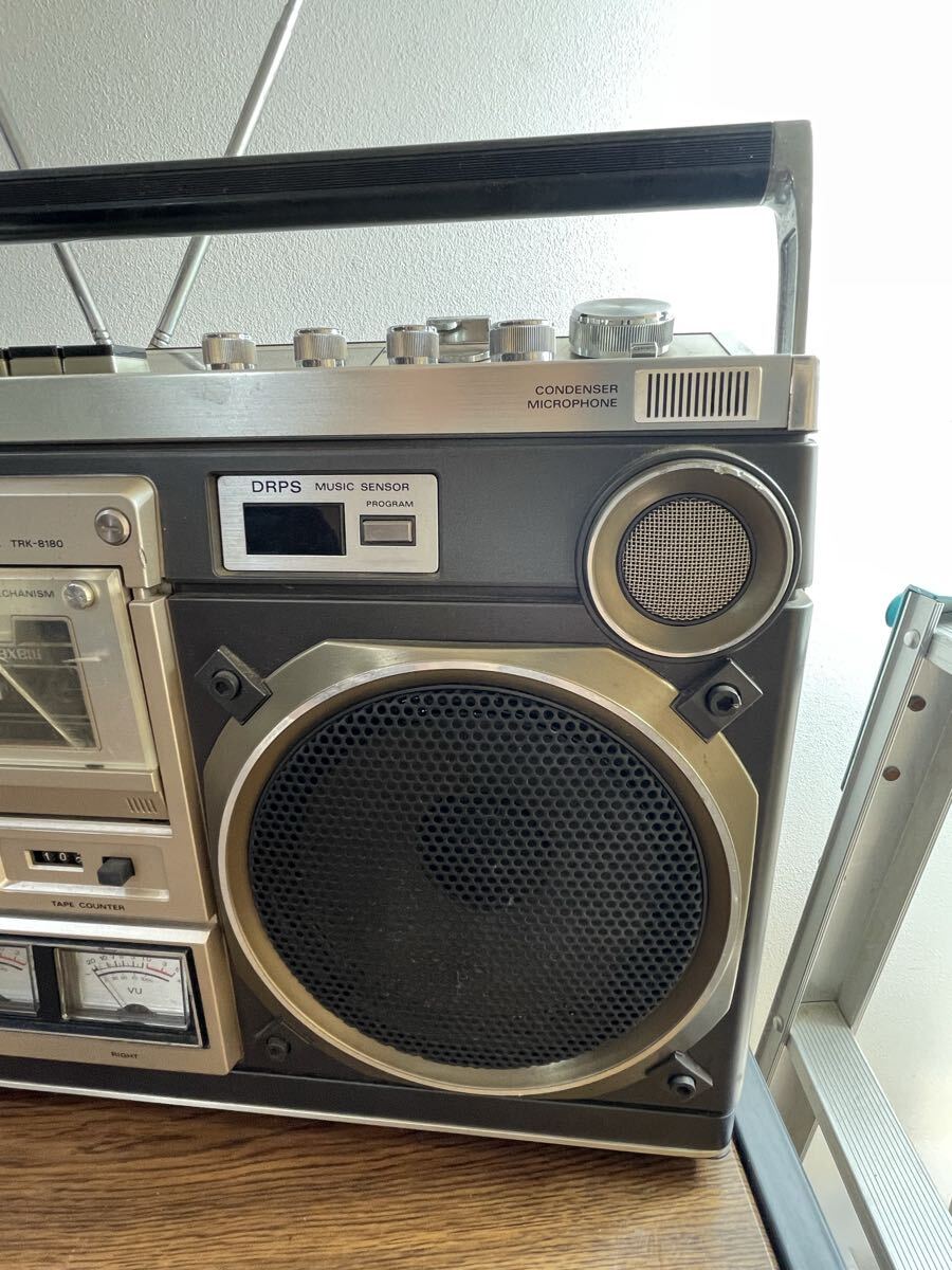 11.13.19 140 通電確認品 AM FM 視聴OK カセット不動　他詳細未確認　 昭和レトロ　TRK-8180 HITACHI カセットレコーダー　_画像4