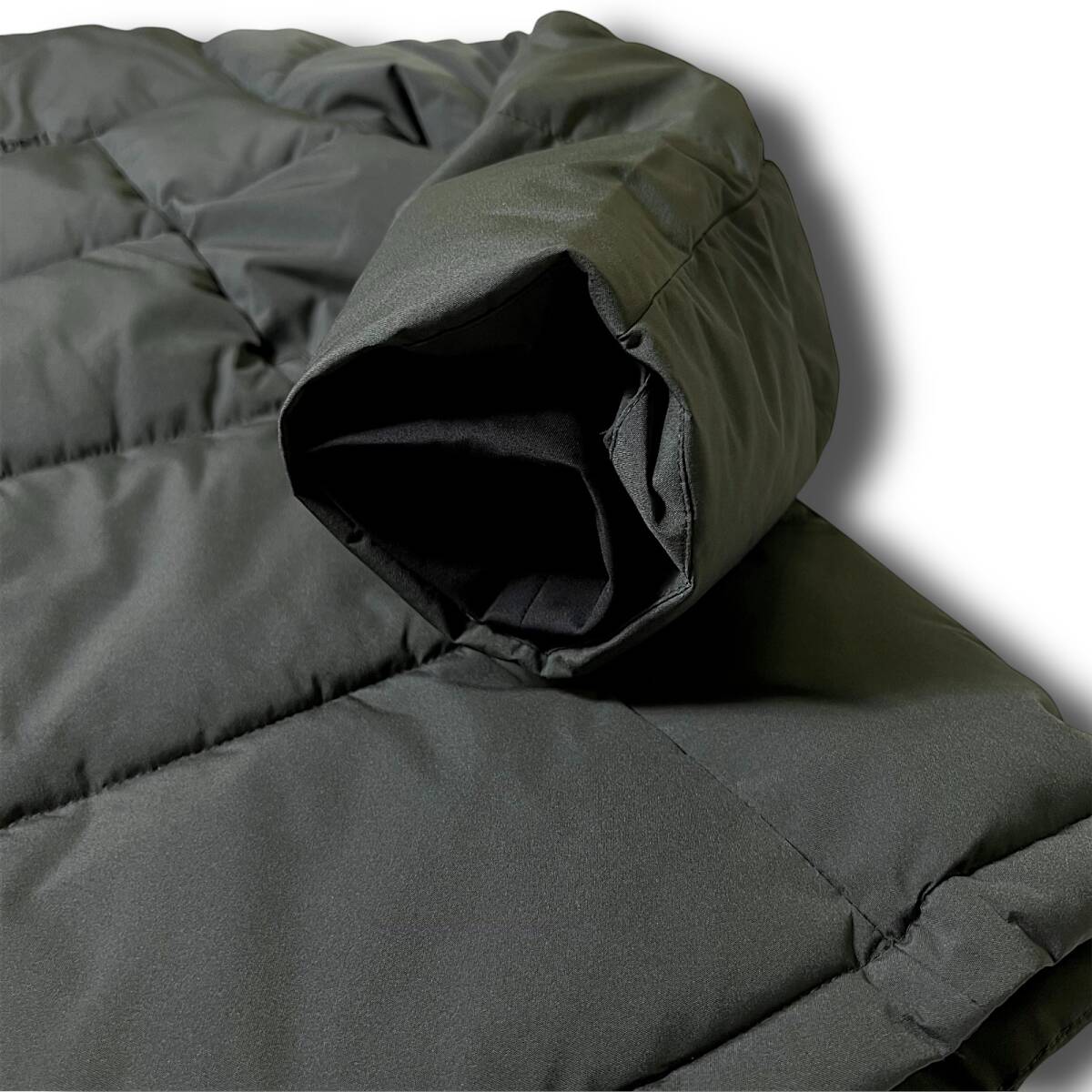 新品 mont-bell モンベル 定4.2万 撥水 防風 防寒 保温 高機能中綿エコダウン ハイネック エコダウンジャケット パデッドブルゾン L B8703_画像5