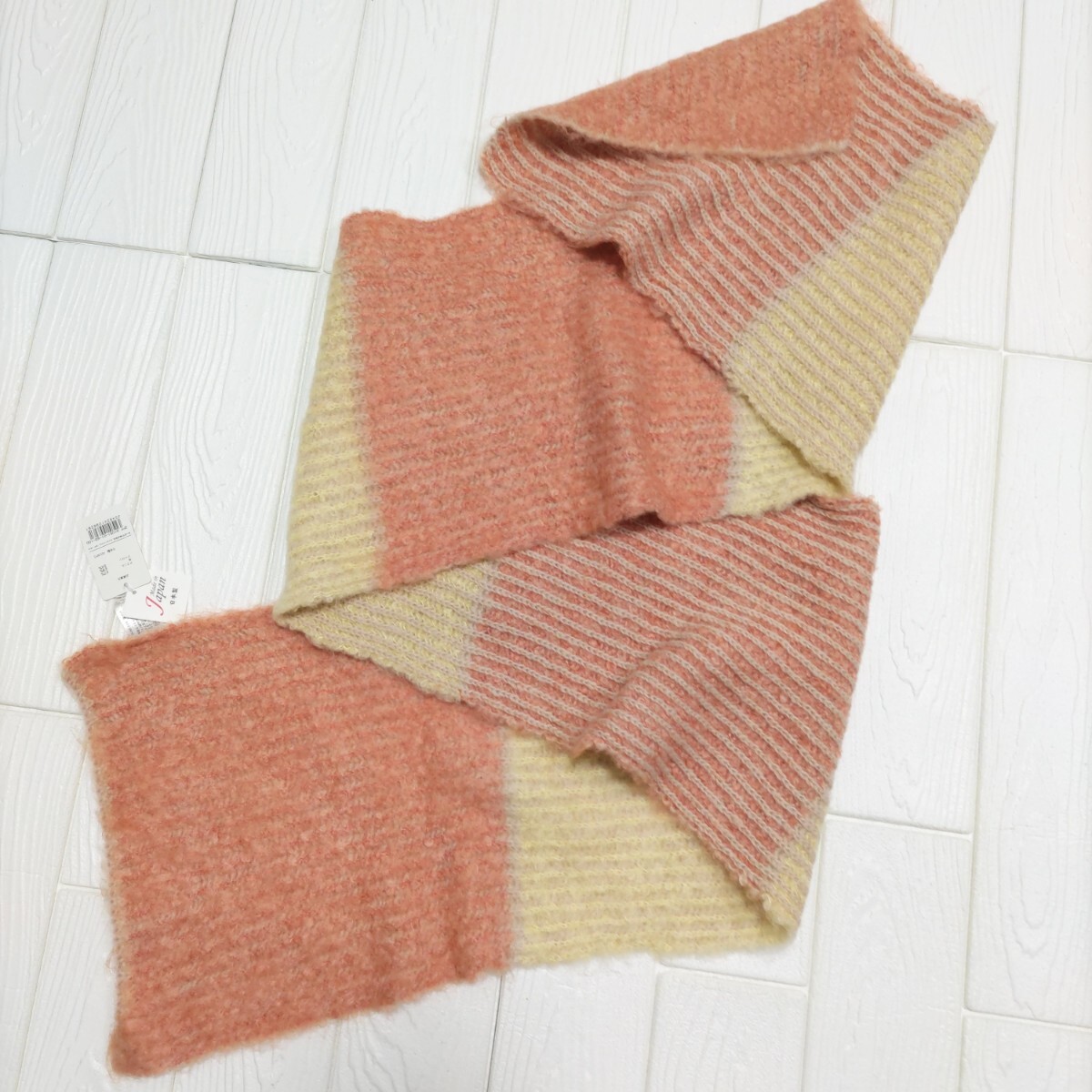 新品 即決 タグ付 ロング マフラー ストール ふわふわ 軽やか 暖か オーロラ㈱ 日本製 ピンクオレンジ パステルカラー 180cm 送料無料_画像3