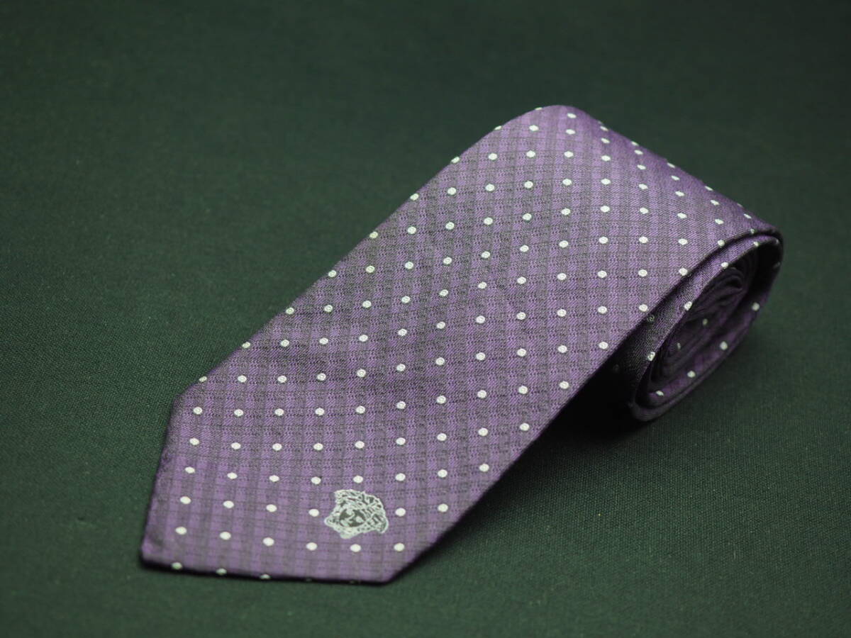 美品【VERSACE ヴェルサーチ】 G1318 パープル系 SILK ブランド ネクタイ 古着 良品 転売 仕入_画像2
