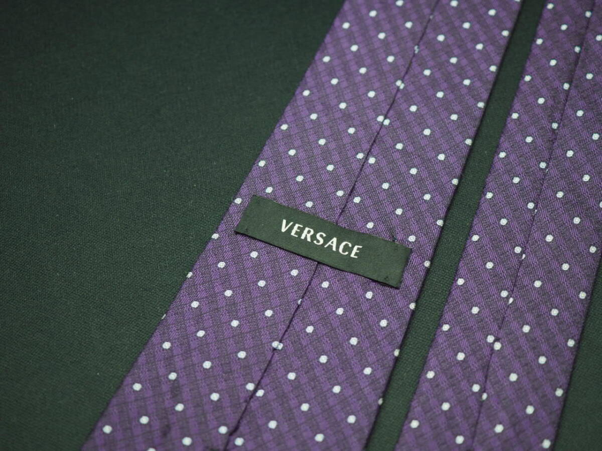 美品【VERSACE ヴェルサーチ】 G1318 パープル系 SILK ブランド ネクタイ 古着 良品 転売 仕入_画像4