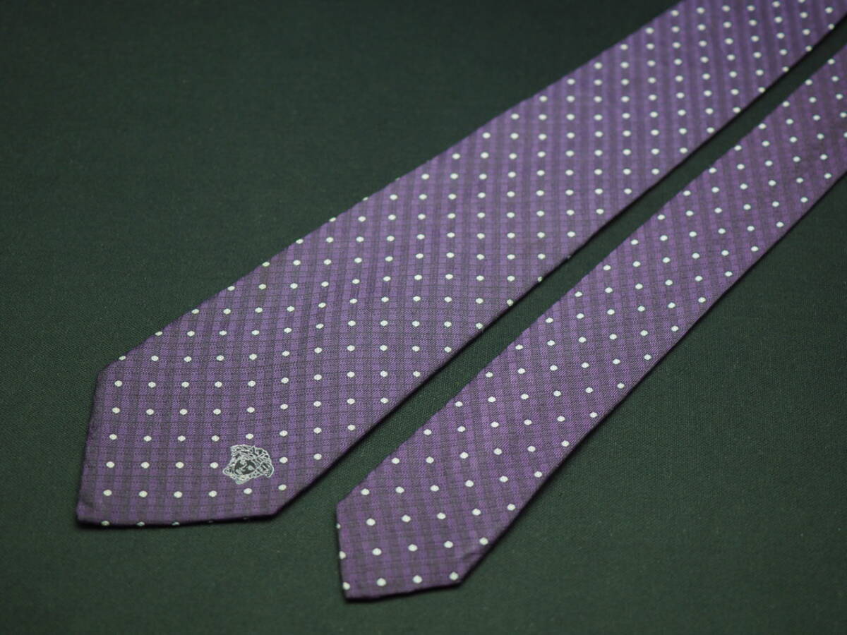 美品【VERSACE ヴェルサーチ】 G1318 パープル系 SILK ブランド ネクタイ 古着 良品 転売 仕入_画像3