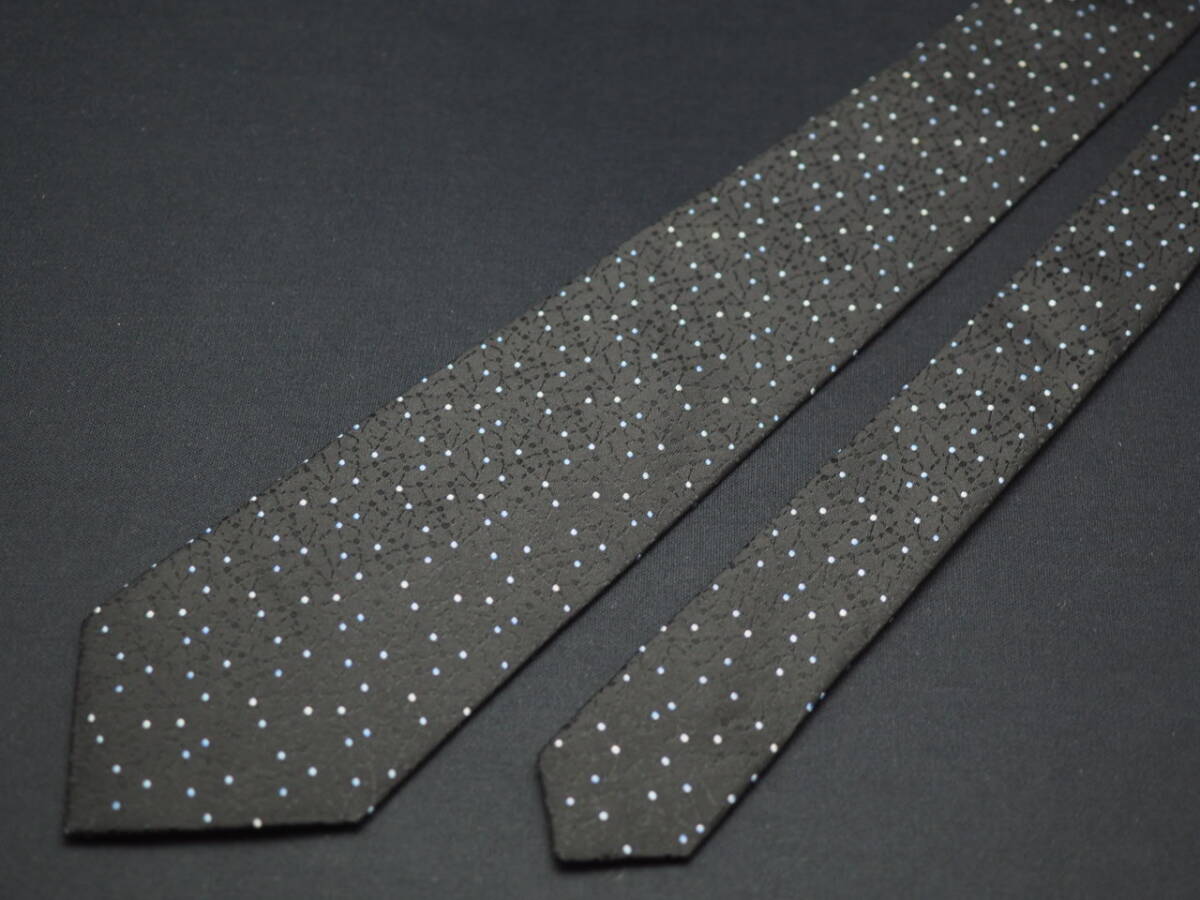 美品【Calvin Klein カルバンクライン】 G1343 ブラック系 アラ商事 SILK ブランド ネクタイ 古着 良品 転売 仕入_画像3