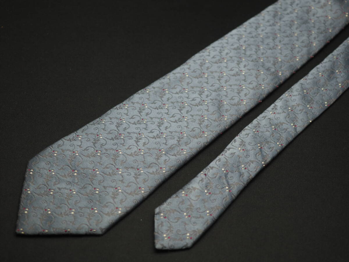 美品【Calvin Klein カルバンクライン】 G1364 グレー系 SILK ブランド ネクタイ 古着 良品 転売 仕入_画像3