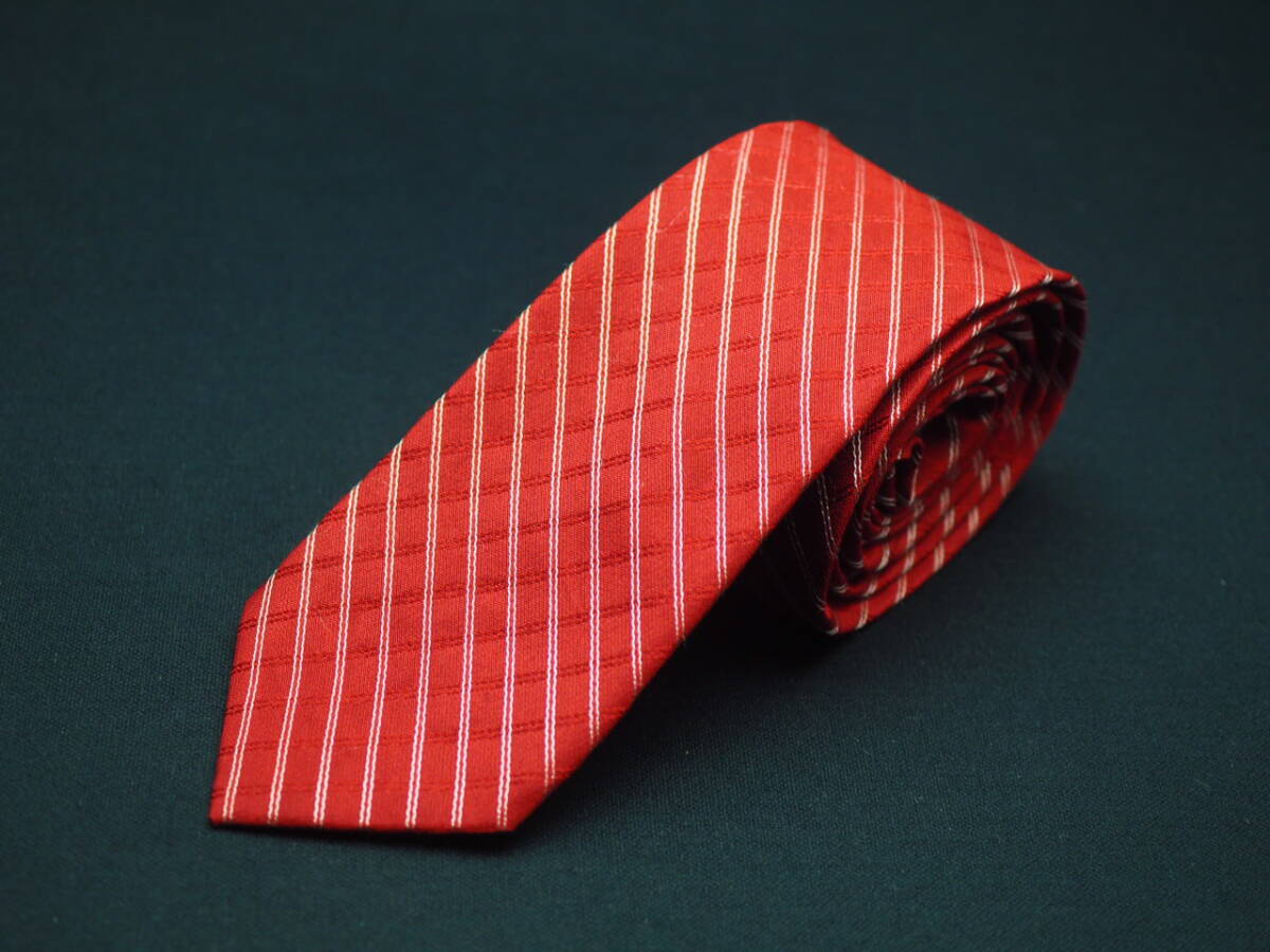 美品【Calvin Klein カルバンクライン】 G1379 細身 赤系 SILK ブランド ネクタイ 古着 良品 転売 仕入_画像2