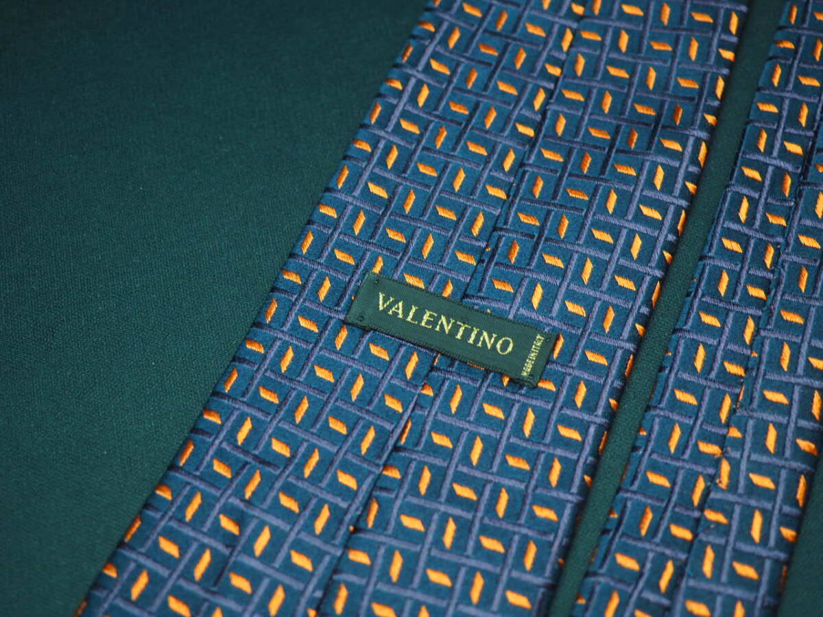 美品【VALENTINO ヴァレンティノ】 G1509 ネイビーオレンジ系 SILK ブランド ネクタイ 古着 良品 転売 仕入_画像4