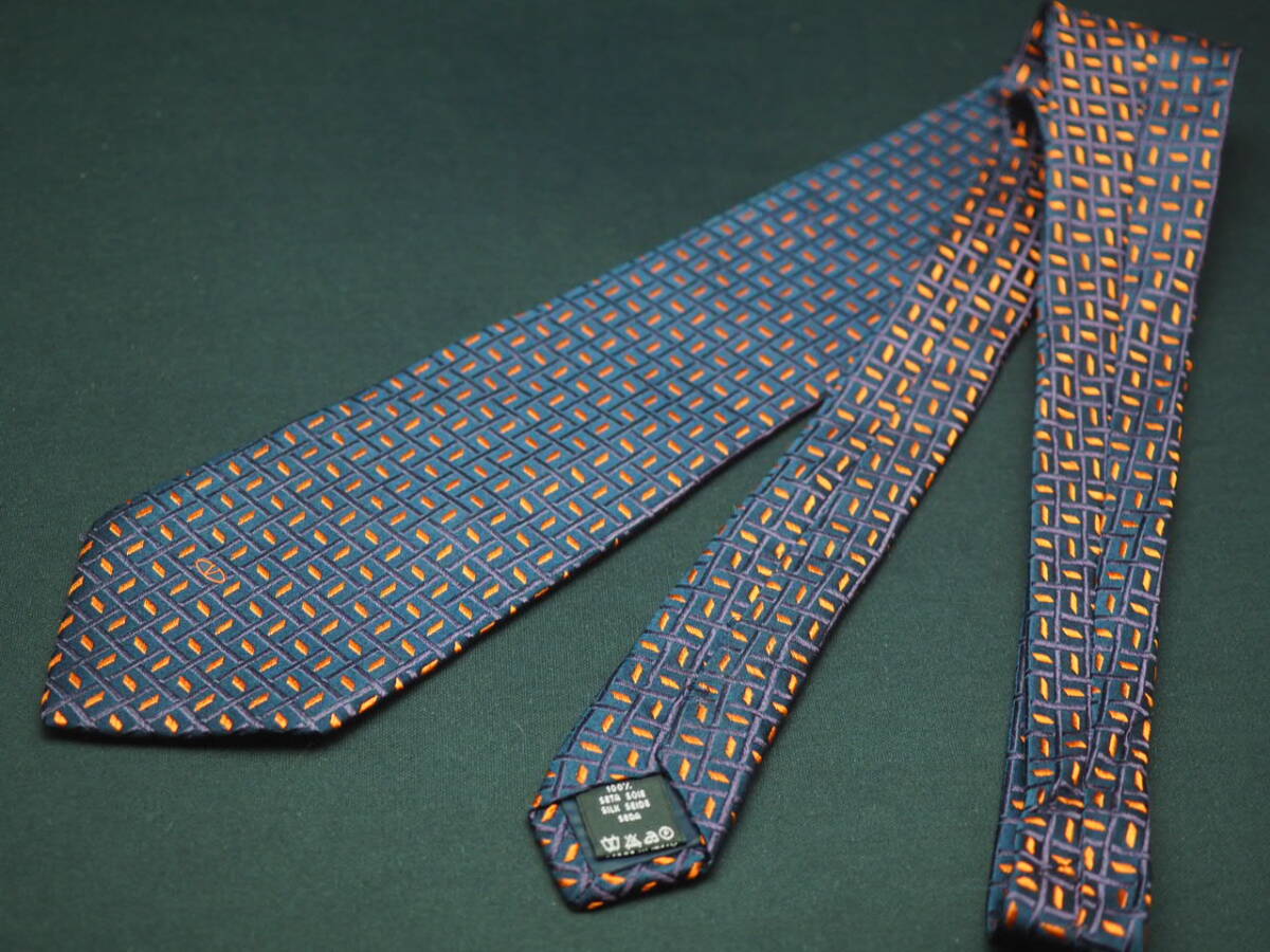 美品【VALENTINO ヴァレンティノ】 G1509 ネイビーオレンジ系 SILK ブランド ネクタイ 古着 良品 転売 仕入_画像6