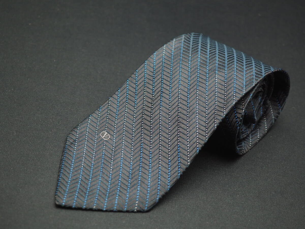 美品【VALENTINO ヴァレンティノ】 G1514 ブラック ブルー SILK ブランド ネクタイ 古着 良品 転売 仕入_画像2