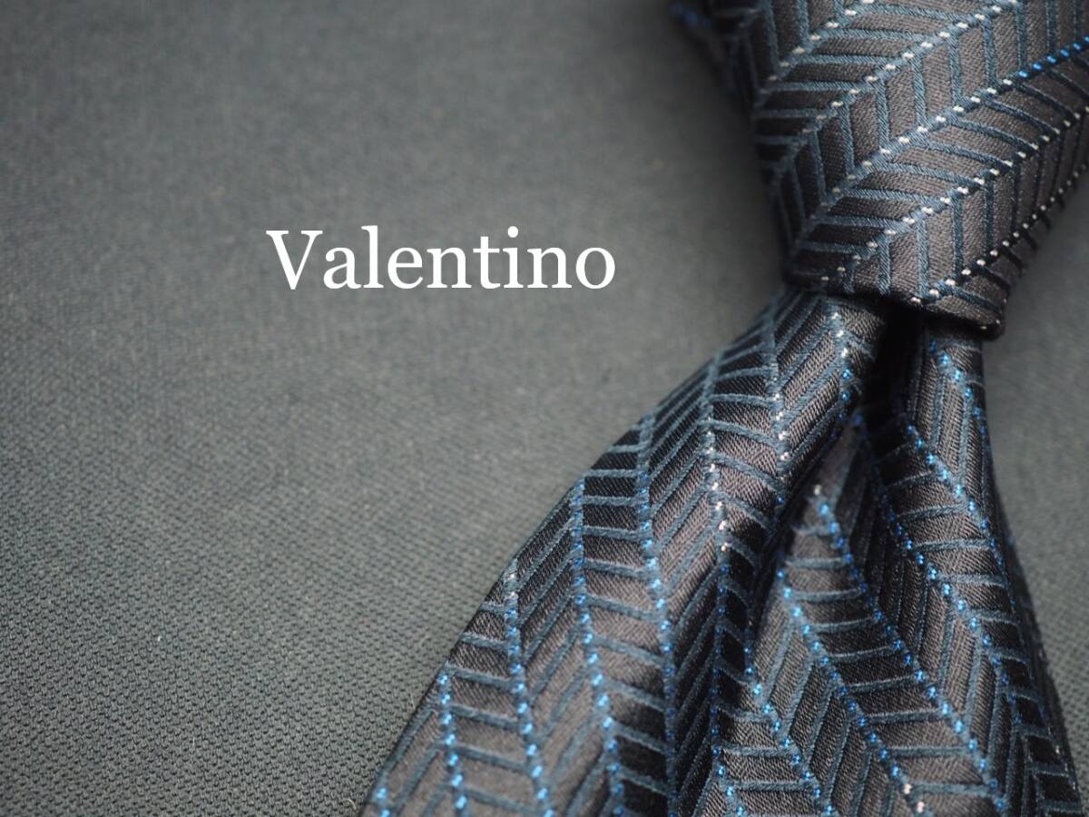 美品【VALENTINO ヴァレンティノ】 G1514 ブラック ブルー SILK ブランド ネクタイ 古着 良品 転売 仕入_画像1