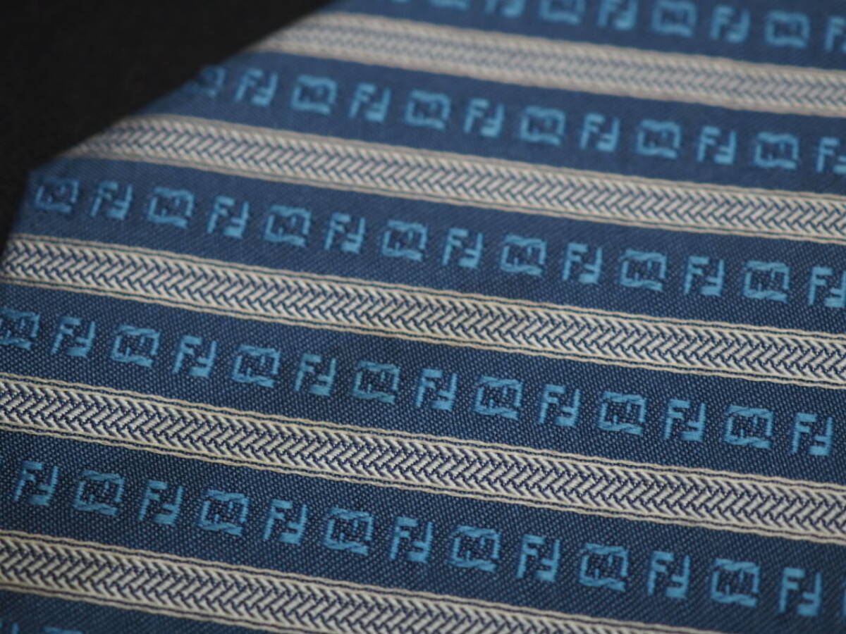 [FENDI Fendi ] G1607 Logo голубой оттенок серебра SILK бренд галстук б/у одежда хорошая вещь перепродажа скупка 