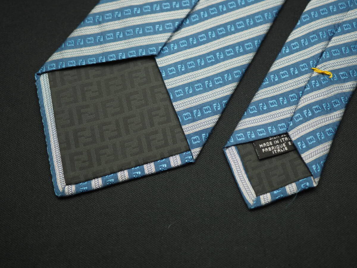 [FENDI Fendi ] G1607 Logo голубой оттенок серебра SILK бренд галстук б/у одежда хорошая вещь перепродажа скупка 