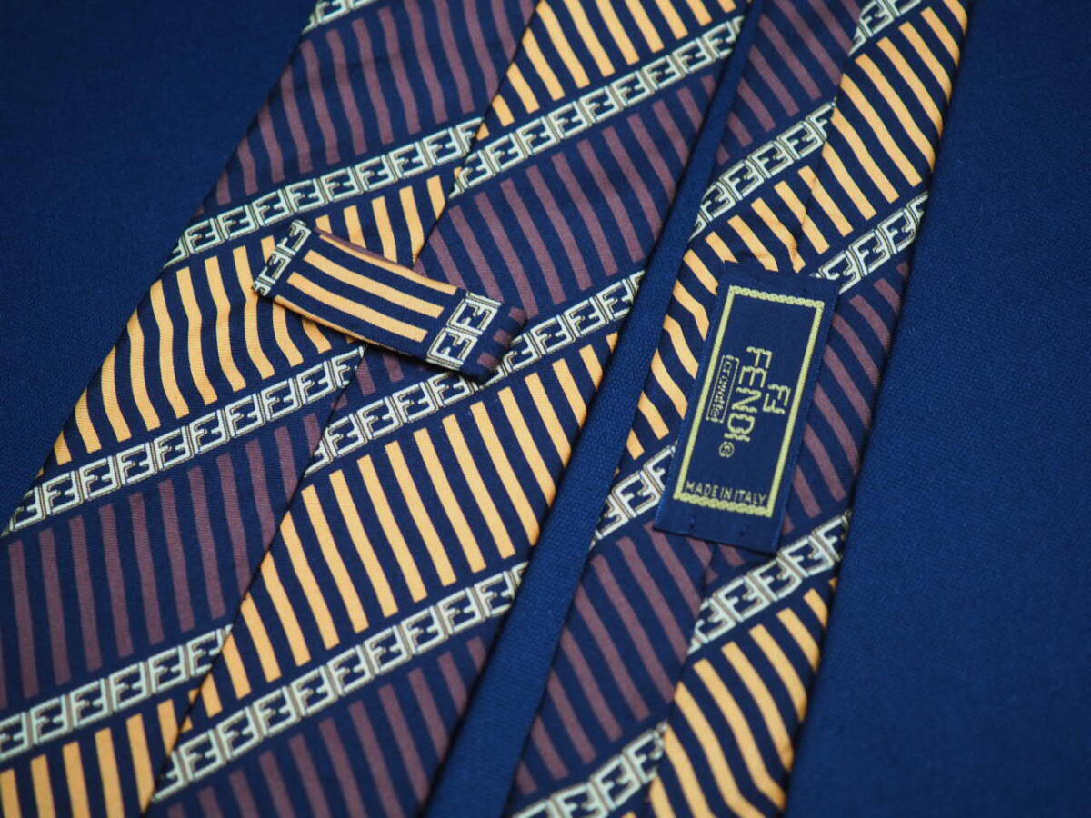  прекрасный товар [FENDI Fendi ] G1613 Logo SILK бренд галстук б/у одежда хорошая вещь перепродажа скупка 