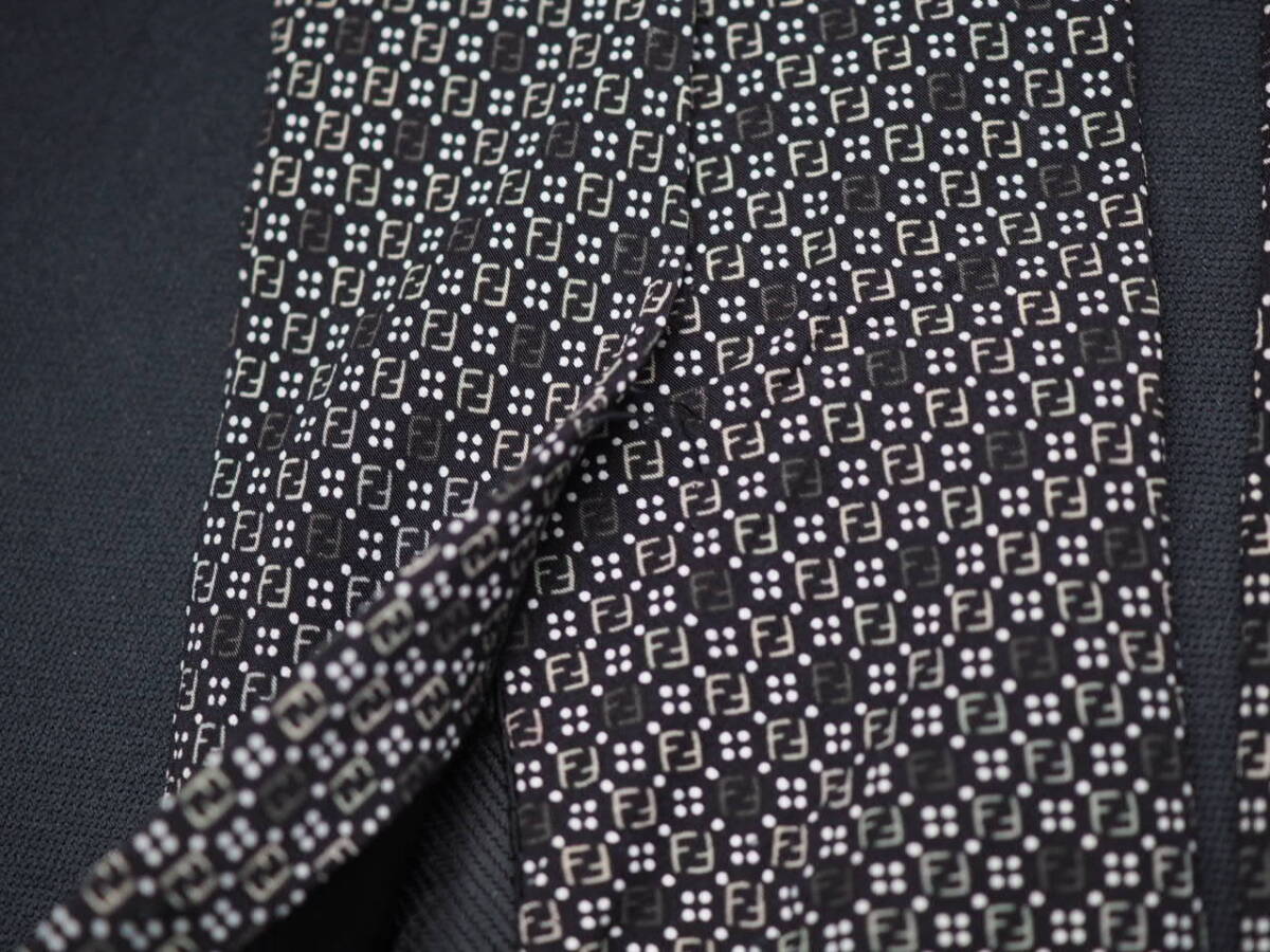  прекрасный товар [FENDI Fendi ] G1617 Logo черный серый SILK бренд галстук б/у одежда хорошая вещь перепродажа скупка 