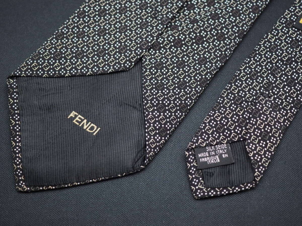 прекрасный товар [FENDI Fendi ] G1617 Logo черный серый SILK бренд галстук б/у одежда хорошая вещь перепродажа скупка 