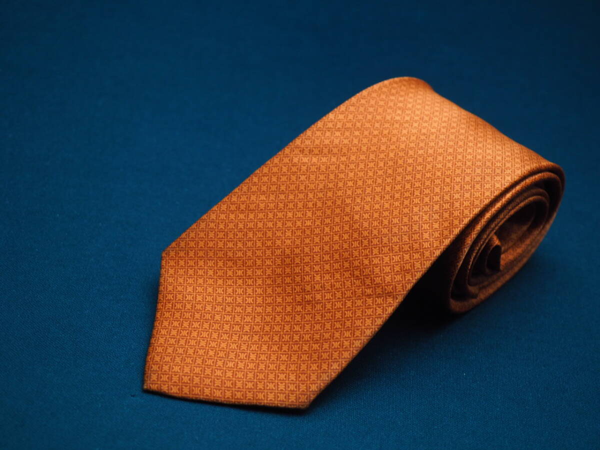 美品【CELINE セリーヌ】 G2076 ロゴ オレンジ系 SILK ブランド ネクタイ 古着 良品 転売 仕入_画像2