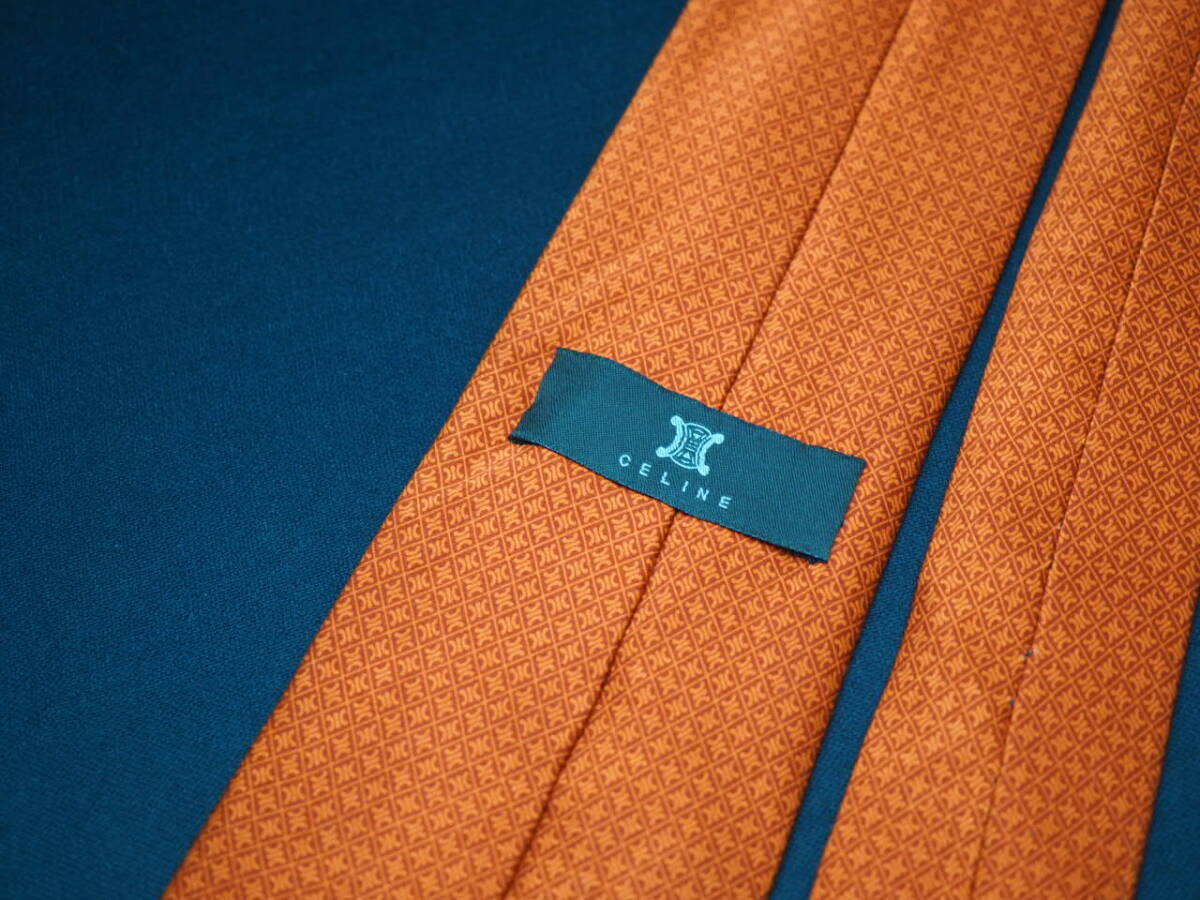 美品【CELINE セリーヌ】 G2076 ロゴ オレンジ系 SILK ブランド ネクタイ 古着 良品 転売 仕入_画像4