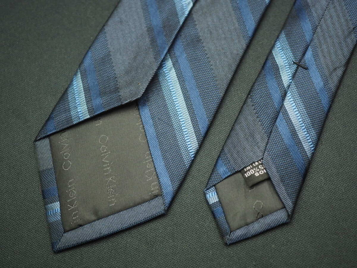 美品【Calvin Klein カルバンクライン】 G2270 ネイビー系 SILK ブランド ネクタイ 古着 良品 転売 仕入_画像5